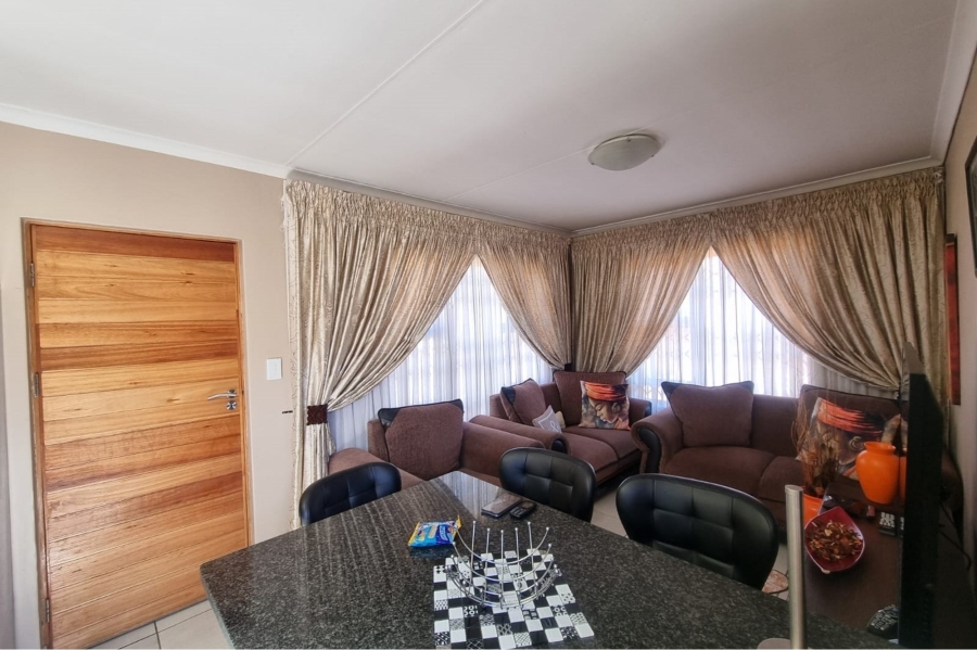 3 Bedroom Property for Sale in Ellaton North West